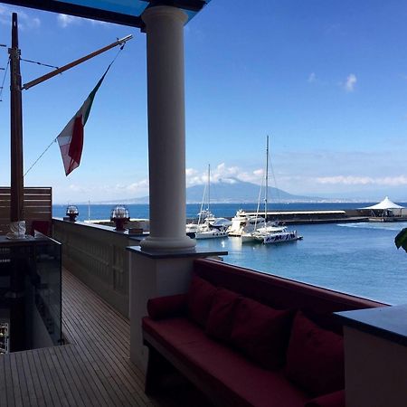 Yacht Club Capo Cervo Suites B&B Sorrento Eksteriør bilde