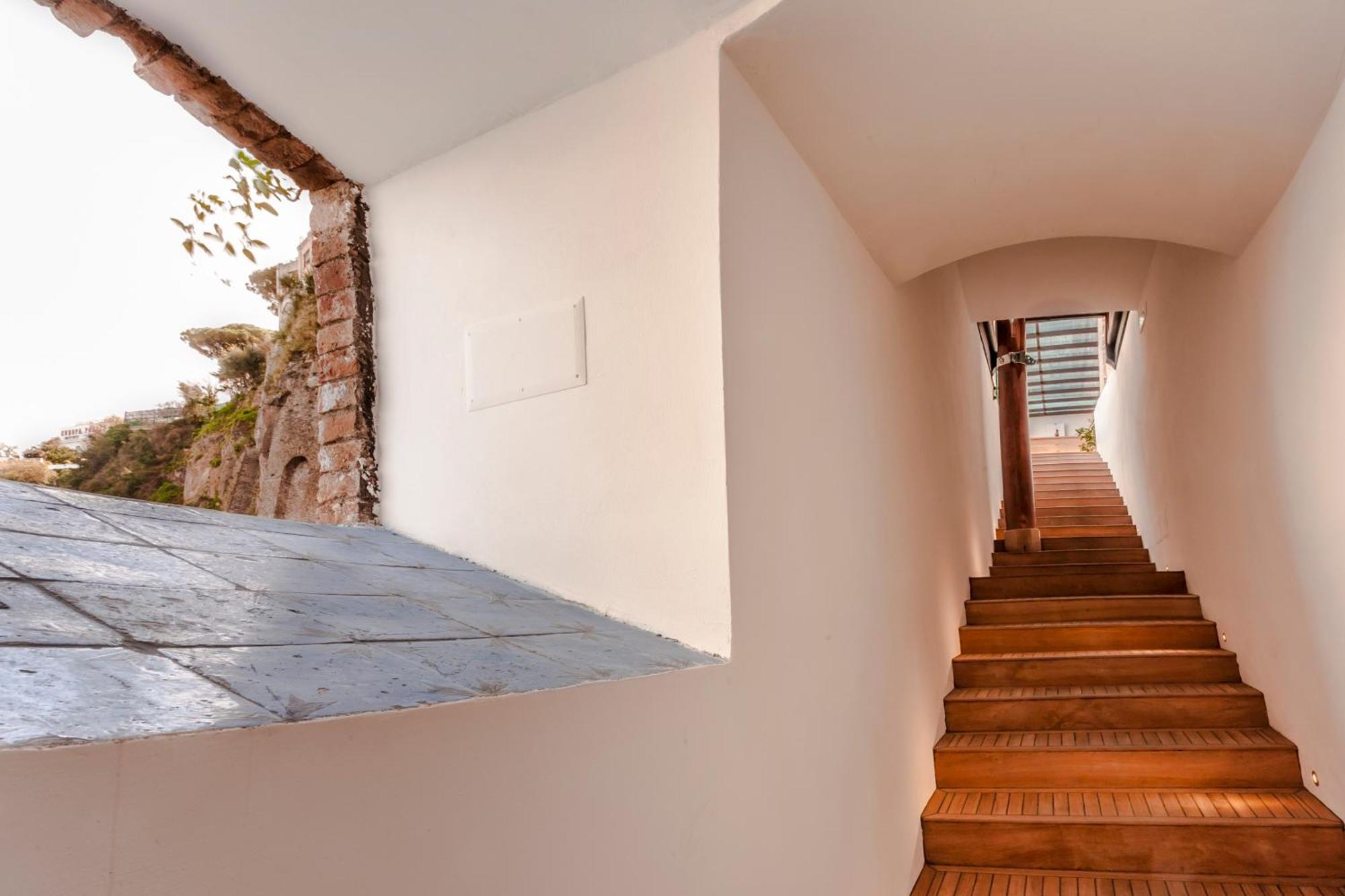 Yacht Club Capo Cervo Suites B&B Sorrento Eksteriør bilde